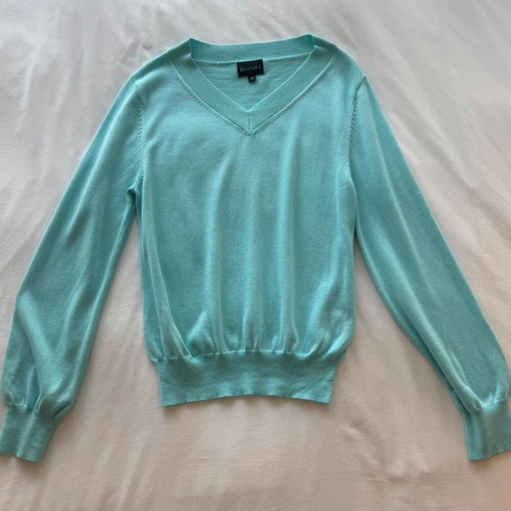 Niihai light blue v neck sweater